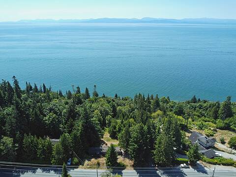 7949 Redrooffs Road, Halfmoon Bay