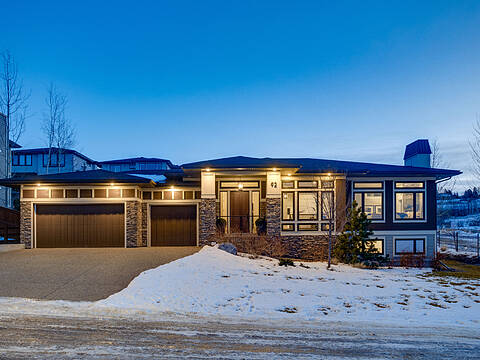 92 Crestridge View SW, Calgary
