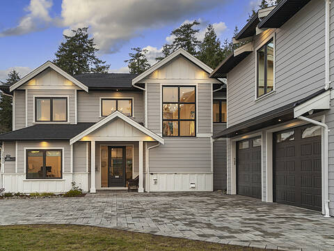 2580 Sherwood Lane, Saanich