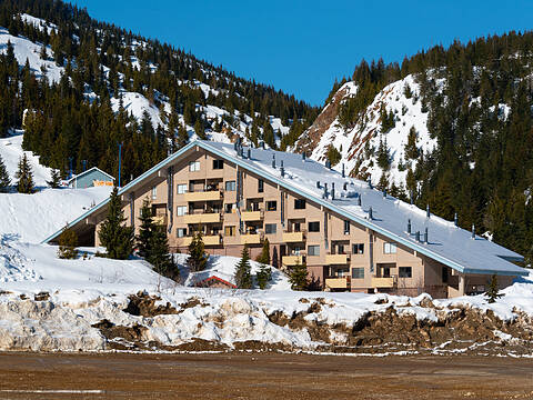 21000 Enzian Way #601B, Mission