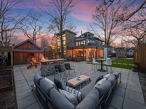 55 Chisholm St, Oakville