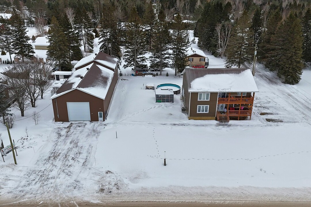 711-713 Rue Principale, Saint-Côme, Québec