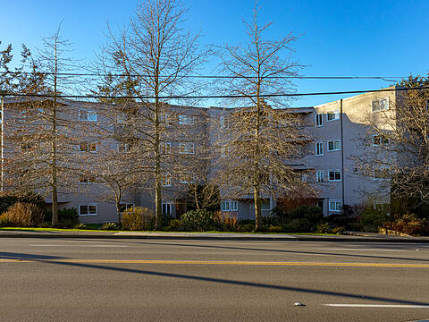 405-3800 Quadra Street, Saanich