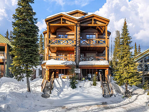 D-4899 Snowpines Road, Big White