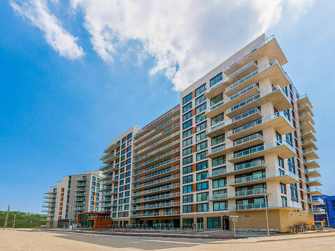 6 David Eyer Rd #817, Richmond Hill