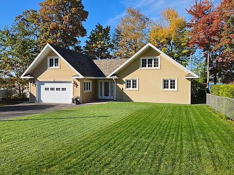 4570 Av. du Tour-du-Lac, Shawinigan