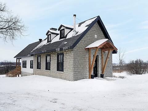 1615 Route 148, Pontiac