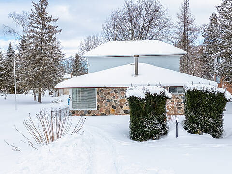 19 62nd Street S, Wasaga Beach