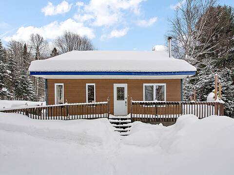 218 Ch. de la Montagne, Lac-Saguay