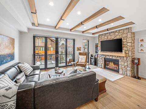 4-810 3rd Street, Canmore