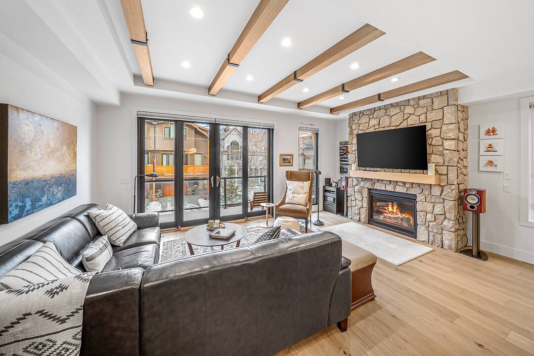 4-810 3rd Street, Canmore, Alberta
