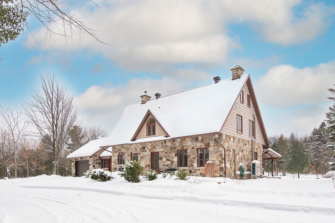 2452 Ch. de la 1re-Concession, Hinchinbrooke, Québec