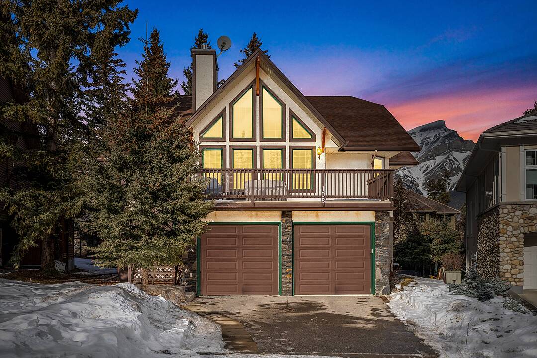 108 Lougheed Circle, Banff, Alberta
