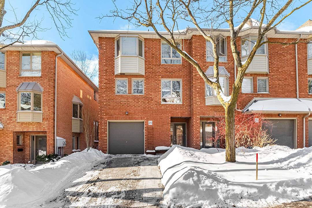 125 Weldrick Rd W #20, Richmond Hill, Ontario