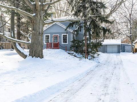 362 Fourth Line, Oakville