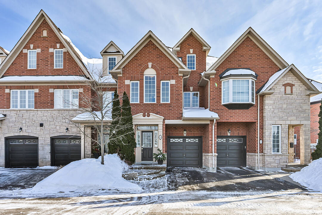 21-300 Ravineview Way, Oakville, Ontario