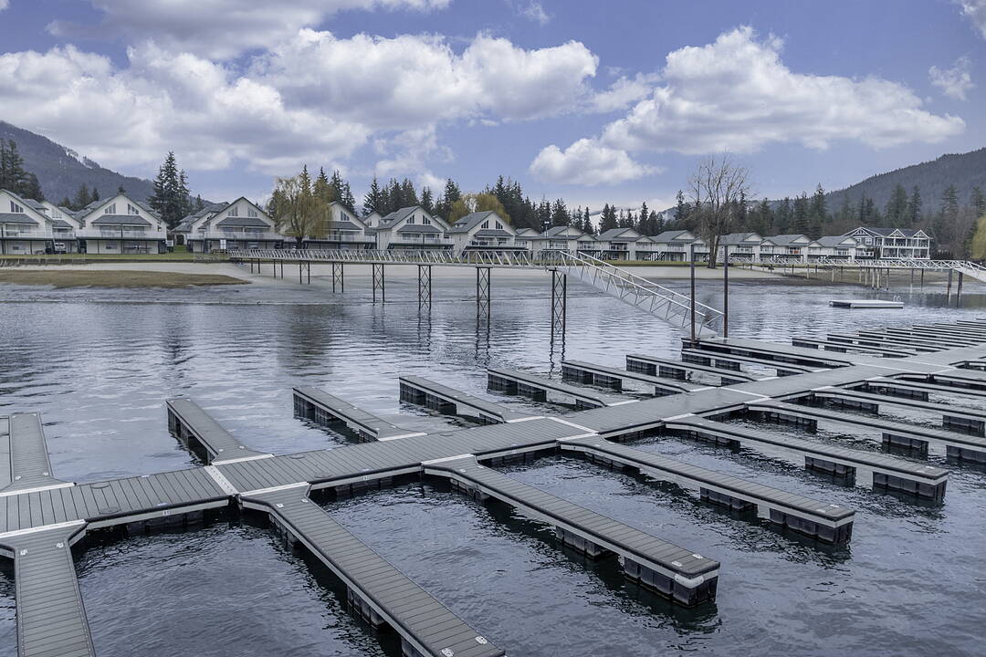 237-213 White Pine Crescent, Sicamous, British Columbia