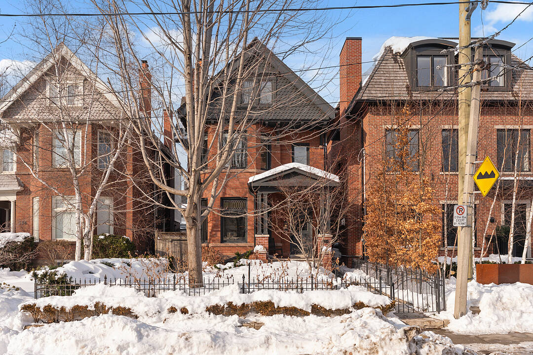 134 Roxborough St W, Toronto, Ontario