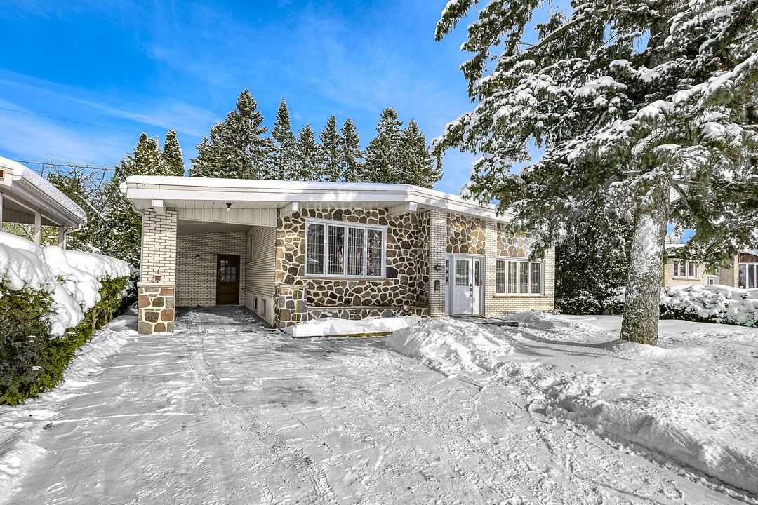 505 Rue Filiatrault, Sainte-Dorothée, Québec