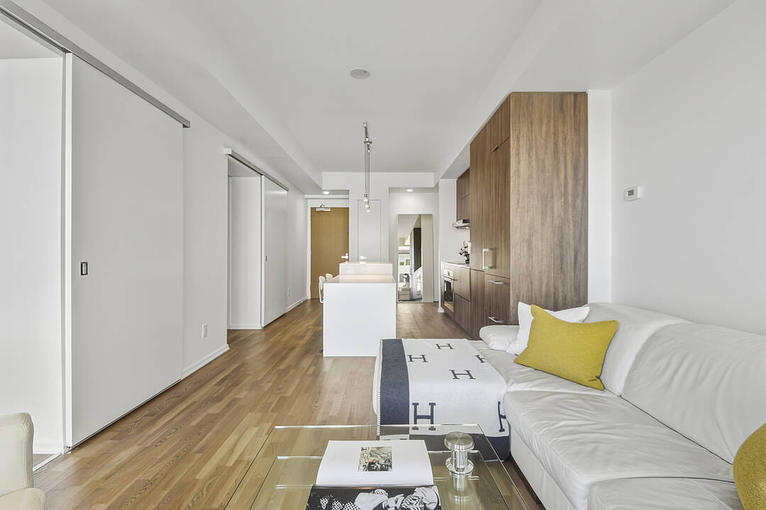 1 Bloor St E #2712, Toronto, Ontario