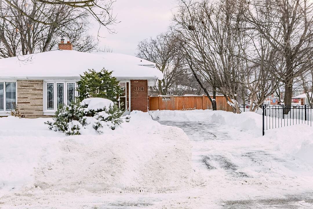 1128 Sylvania Dr, Mississauga, Ontario