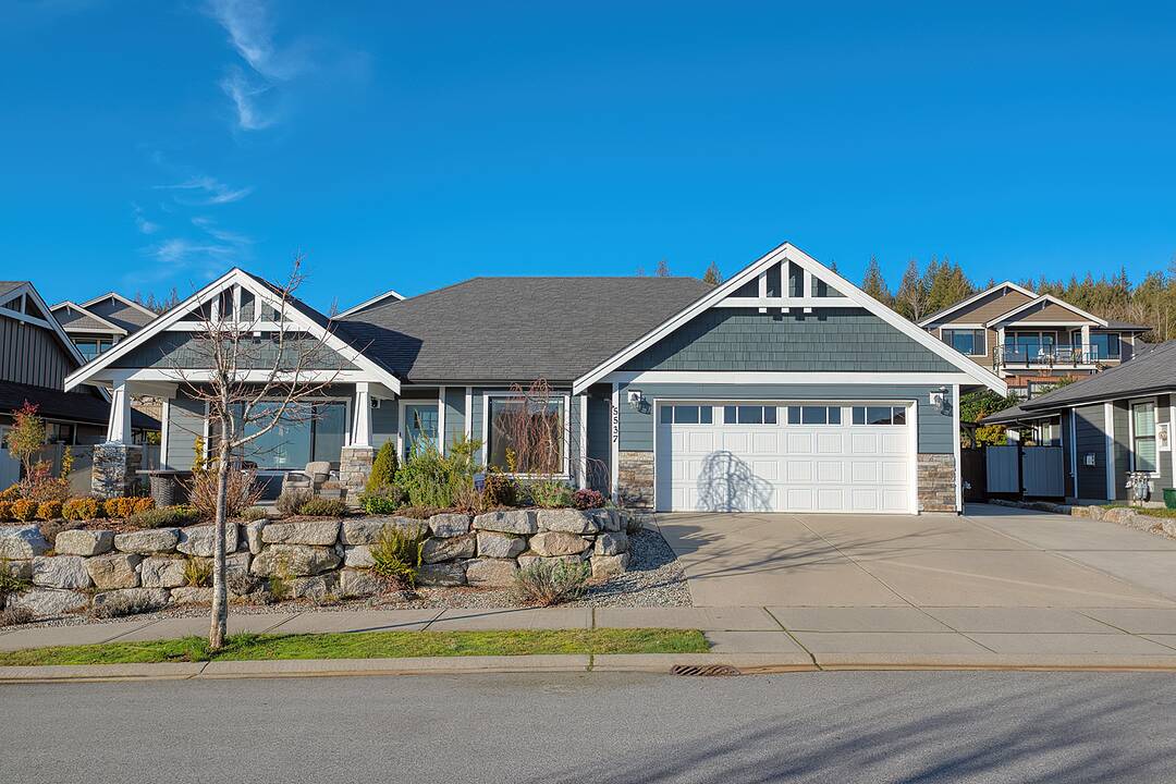 5537 Peregrine Crescent, Sechelt, British Columbia