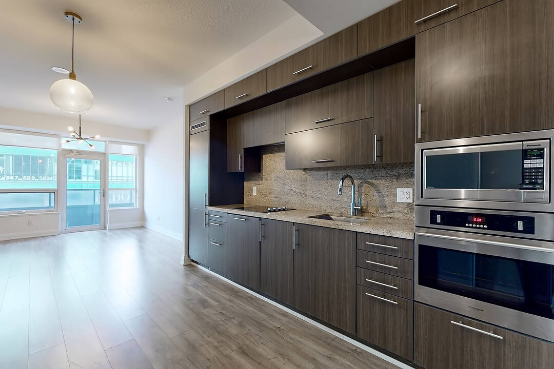 2 Anndale Dr #411, Toronto, Ontario