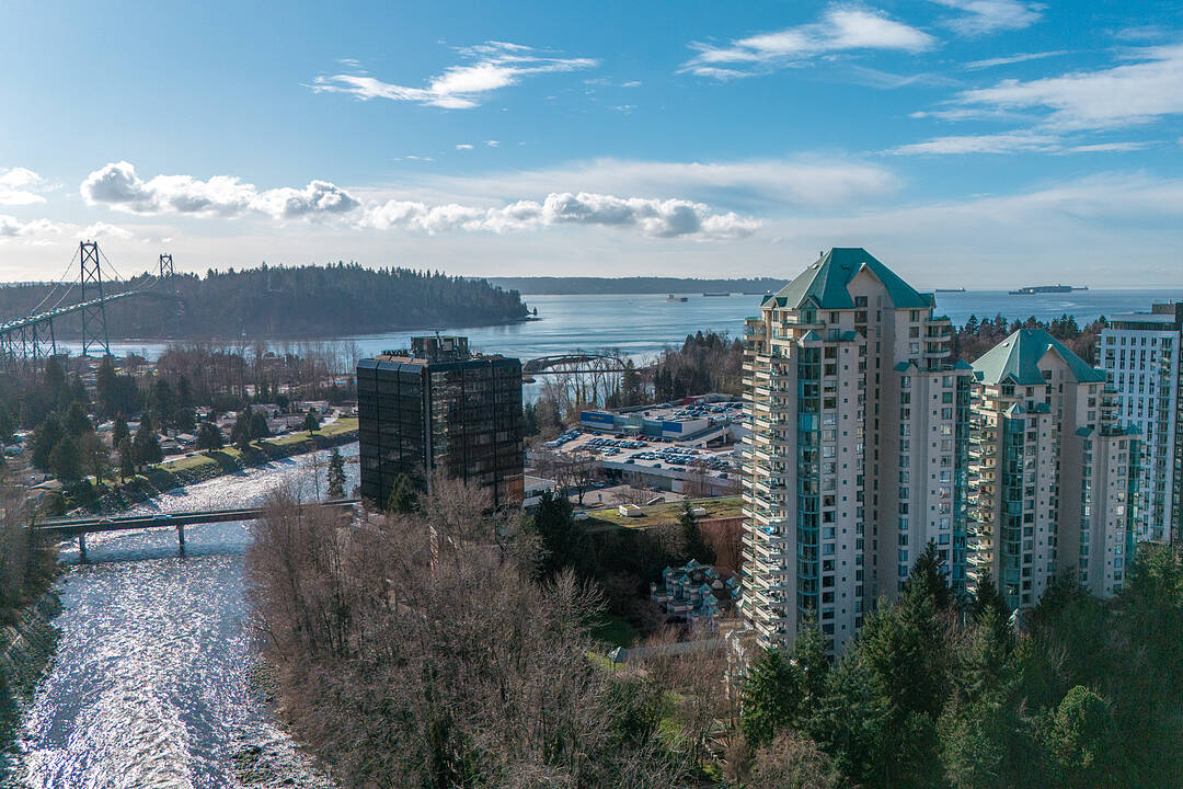 338 Taylor Way #15B, West Vancouver, British Columbia
