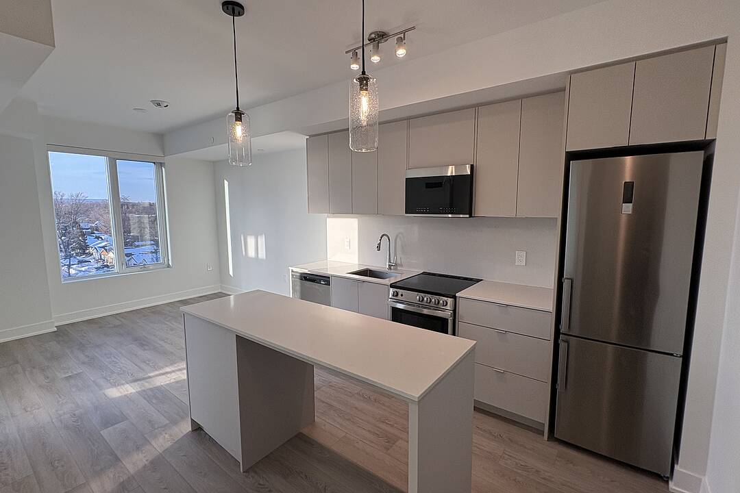 2088 James St #602, Burlington, Ontario