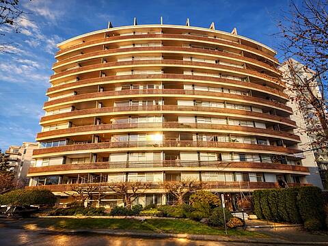 105-2135 Argyle Avenue, West Vancouver