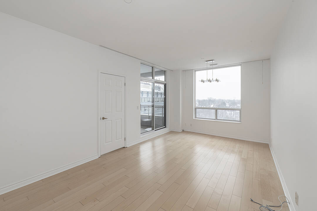 980 Yonge St #701, Toronto, Ontario