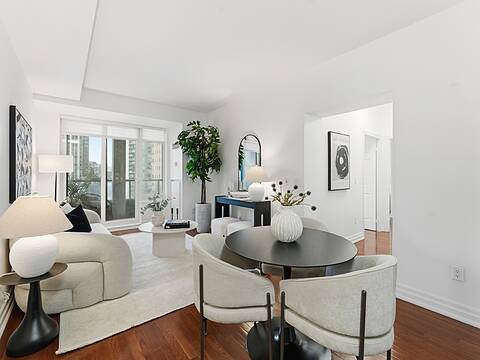 35 Balmuto St #1502, Toronto