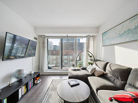 130 River St #1205, Toronto