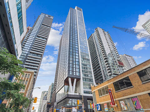 357 King St #3403, Toronto