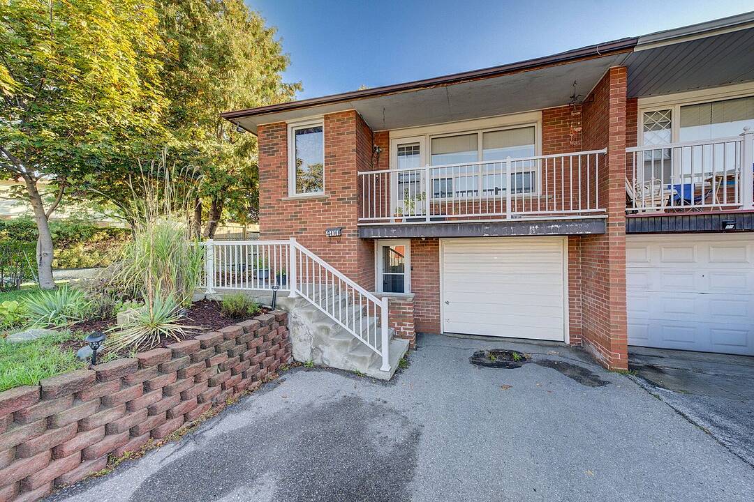 400 Cherokee Blvd, Toronto, Ontario