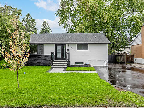 222 Hammersmith Crt, Burlington