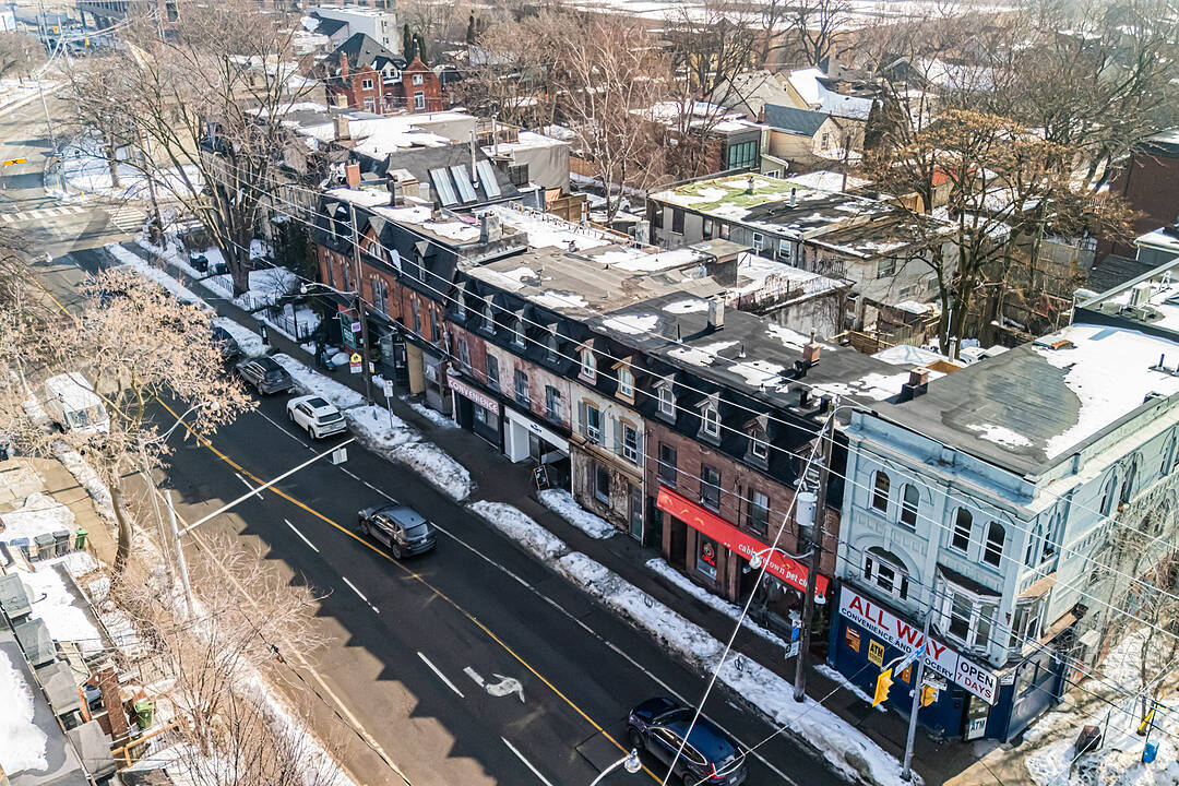 243 Gerrard St E, Toronto, Ontario