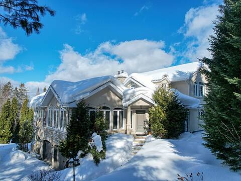 265 Ch. de Ste-Anne-des-Lacs, Piedmont