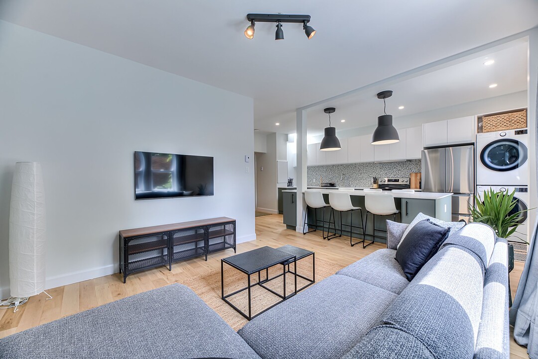 5234 Av. Dupuis, Côte-des-Neiges / Notre-Dame-de-Grâce, Québec