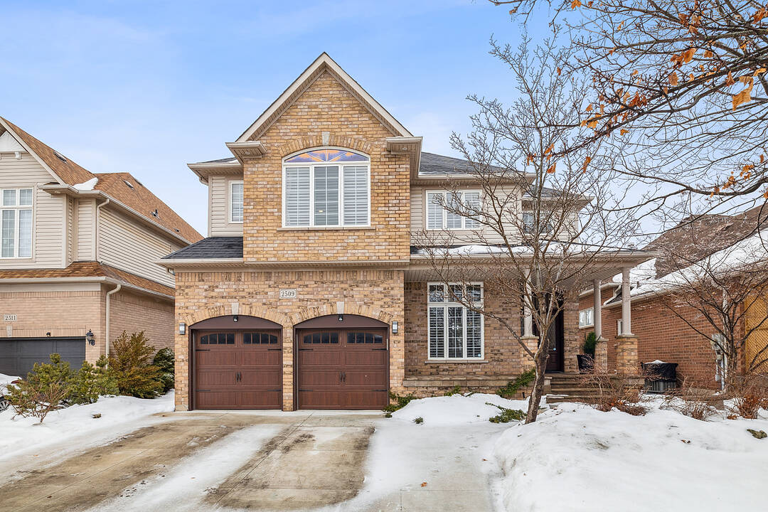 2509 Armour Cres, Burlington, Ontario