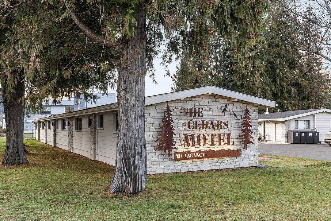 1210 Paradise Avenue, Sicamous, British Columbia