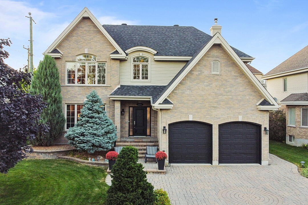 215 Rue Gérard-Guindon, Kirkland, Québec