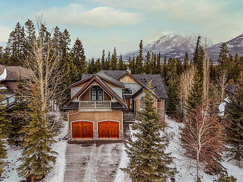 282 Miskow Close, Canmore