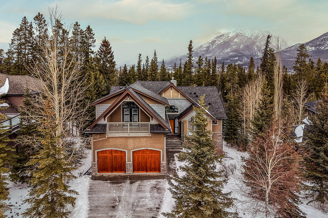 282 Miskow Close, Canmore, Alberta