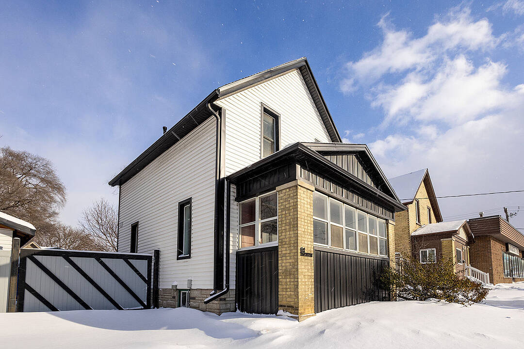 64 Lancaster Street W, Kitchener, Ontario