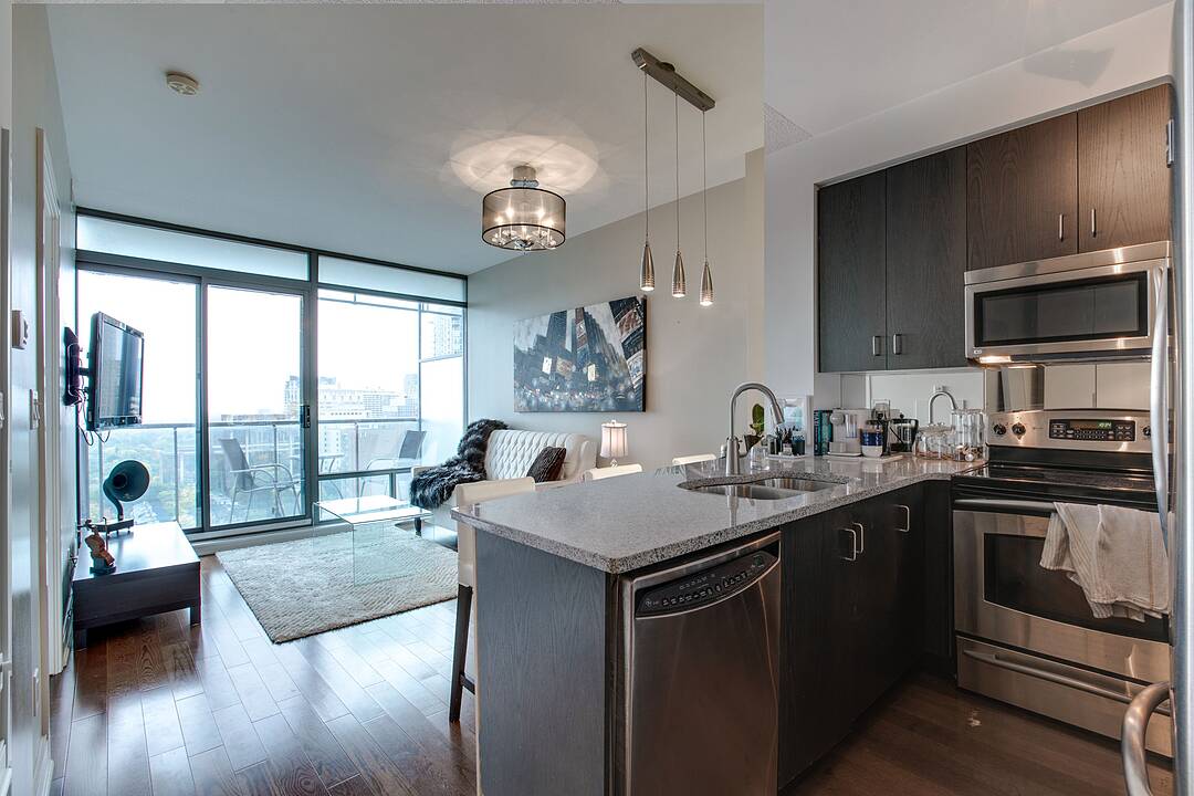 18 Yorkville Ave #2001, Toronto, Ontario