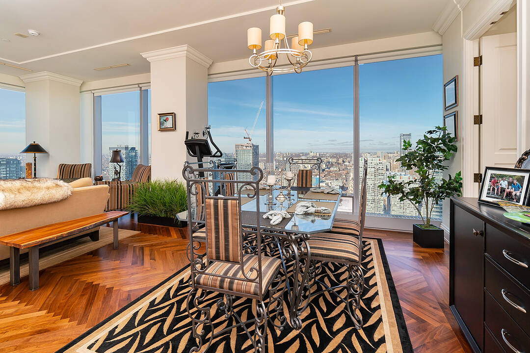 183 Wellington St W #4201, Toronto, Ontario