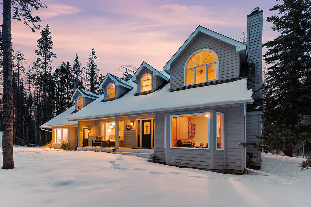 328 Wild Rose Close, Rural Rocky View County, Alberta