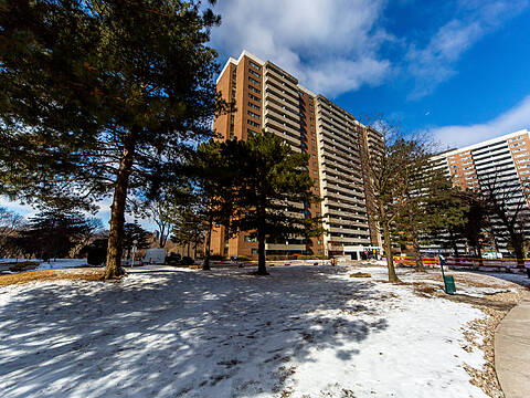 260 Scarlett Rd #302, Toronto