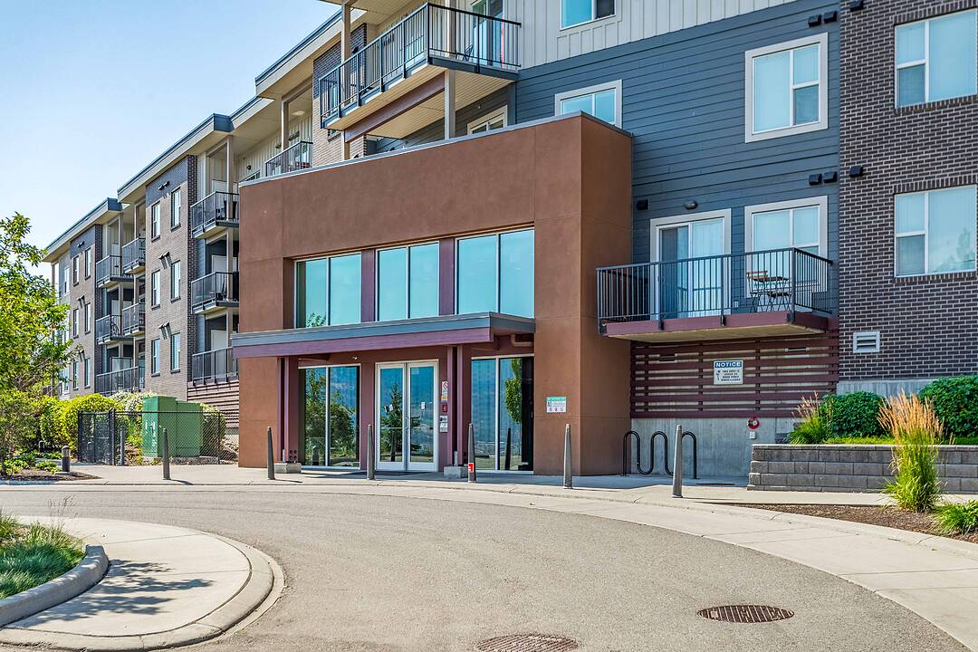 123-935 Academy Way, Kelowna, British Columbia